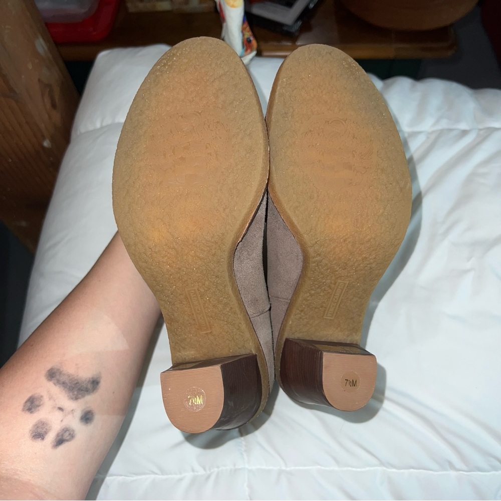 •new• Vince Camuto Parker round toe slouch suede heeled ankle boot in taupe - Picture 4 of 5
